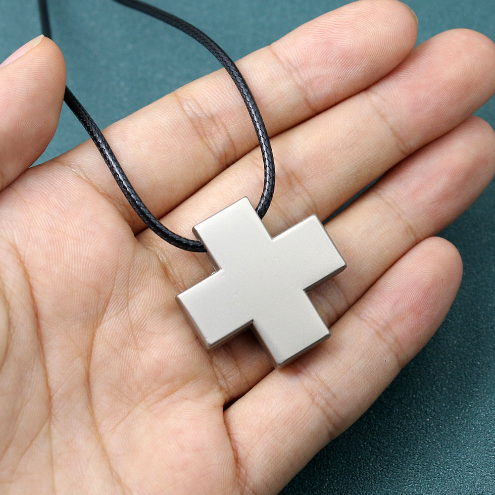 Misato cross pendant – Evangelain